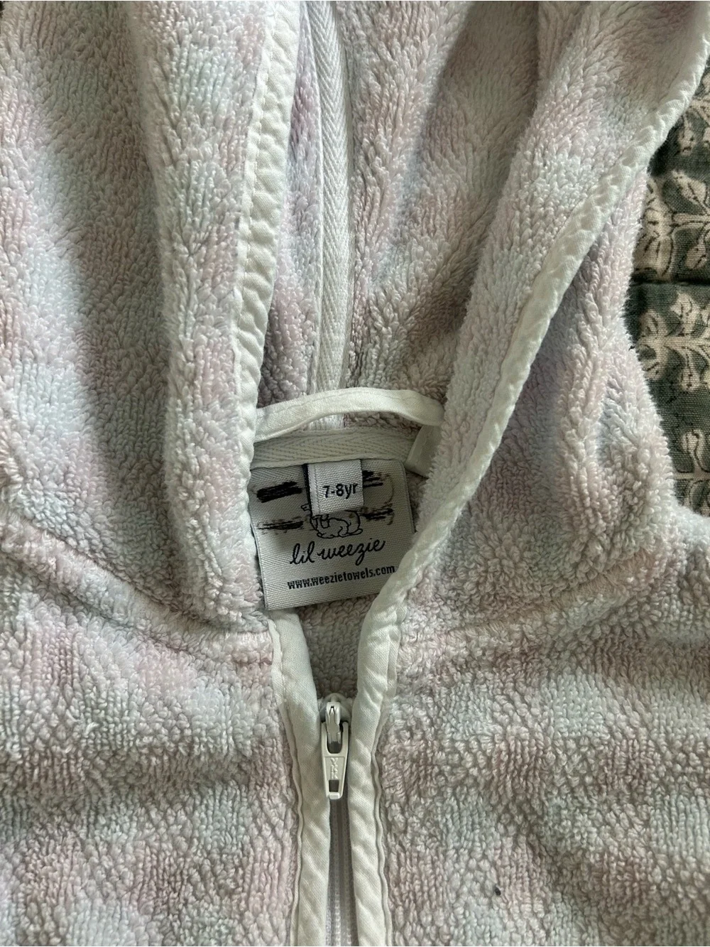 Weezie towels. Kids Hooded Zip-Up Beach Poncho - Light pink checked size 7-8